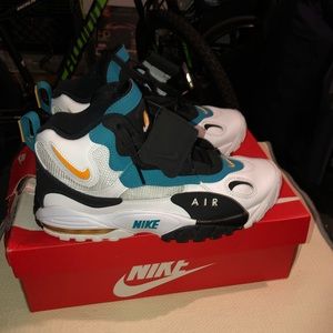 Nike air turf Deion Sanders size 8